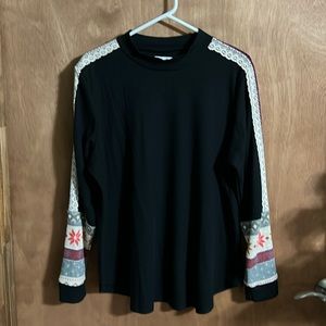 Maurices ribbed long sleeve thermal w/ “fair isle” sleeve inlay. Size XXL